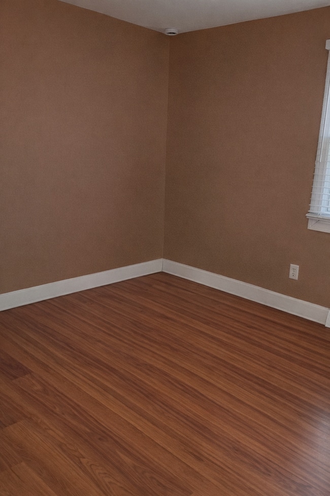 Building Photo - AVAILABLE NOW! Charming 3-Bed Home in Desirable White Lake Community