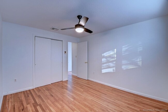 Building Photo - 139 Phyllis Dr