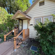 Building Photo - 1 bedroom duplex close to Dillons