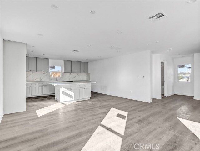 Building Photo - 1231 S Rowan Ave