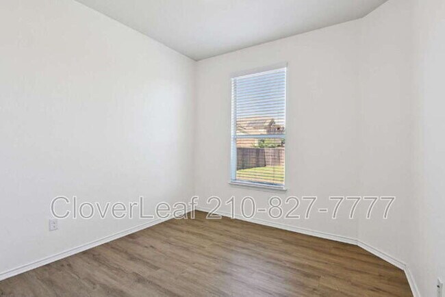 Building Photo - 3628 Lazy Diamond