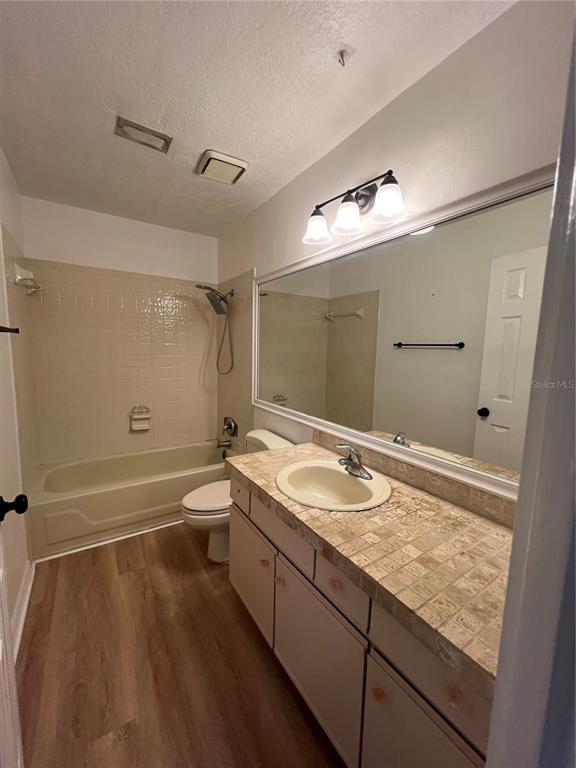 Building Photo - 605 Youngstown Pkwy