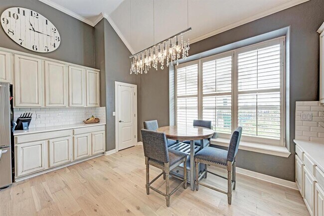 Building Photo - 545 Tom Sawyer Rd