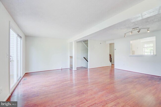 Building Photo - 6022 Phlox Ct