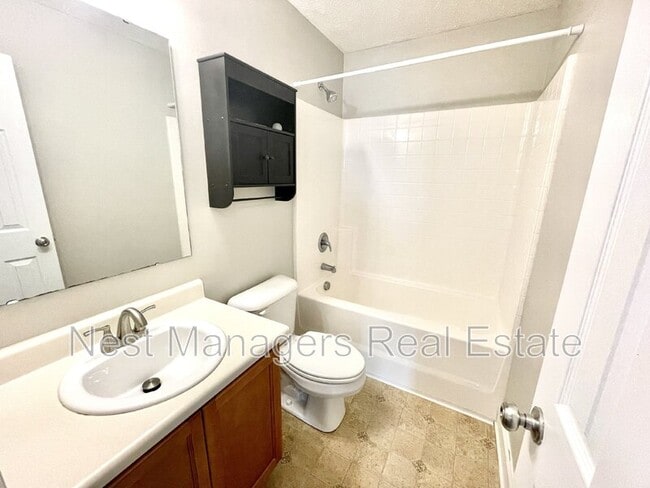 Building Photo - 315 Copper Creek Dr