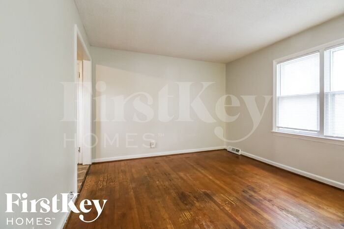 Building Photo - 10110 Hillcrest Rd