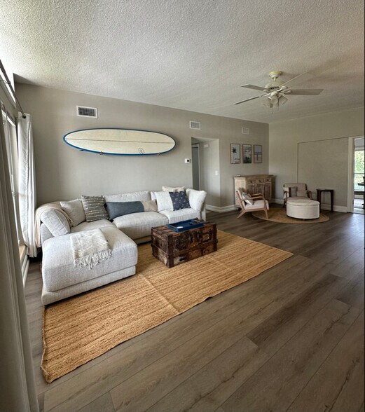 Primary Photo - 16 N Venetian Way