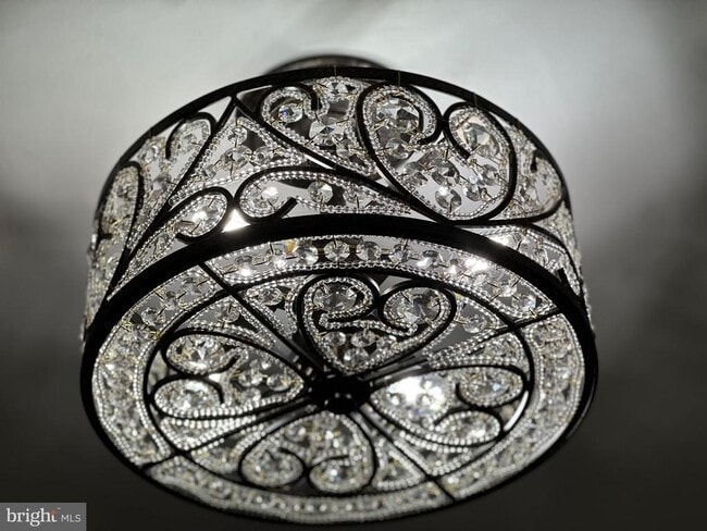 Building Photo - 2 W High Ridge Rd