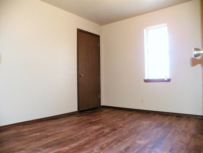 Building Photo - 3 Bedroom Brick home in Tecumseh