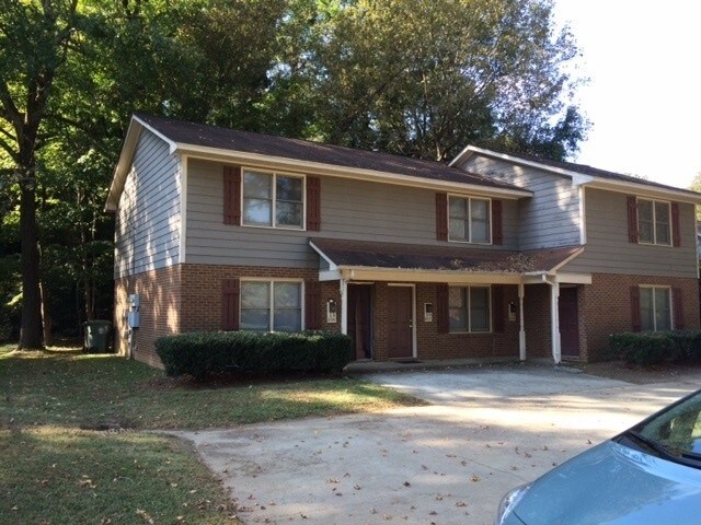 Building Photo - 8715-8719 Chapel Hill Rd