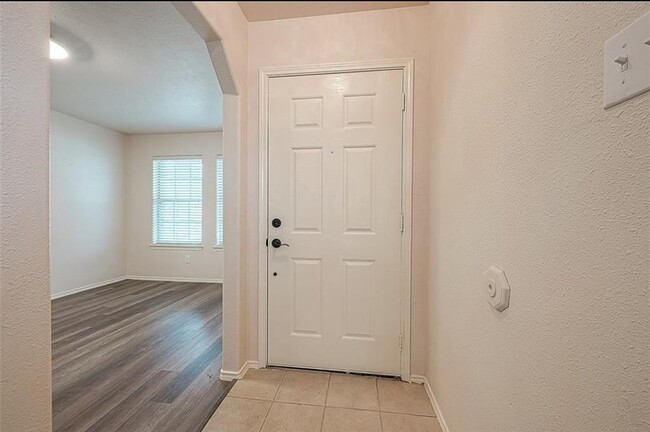 Building Photo - 1123 Desert Palms Ln