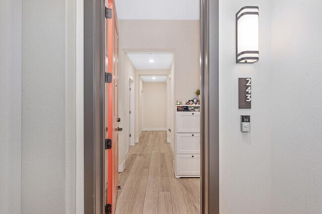 Building Photo - 2 Bed 2 Bath (plus a den) Gala Condo