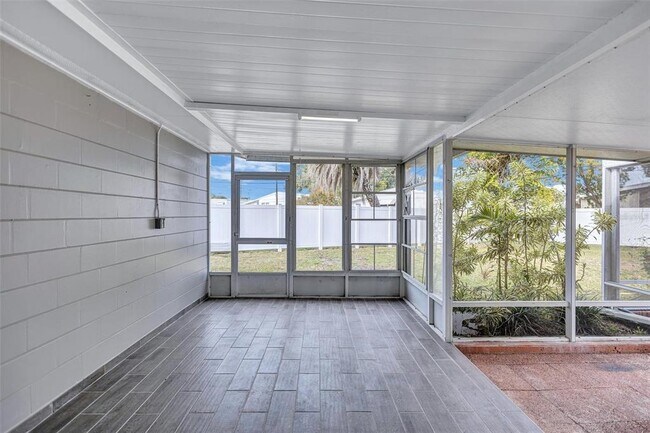 Building Photo - 2544 Burnice Dr