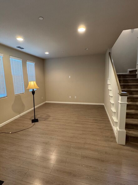 living room 2 - 532 Aspen Pl