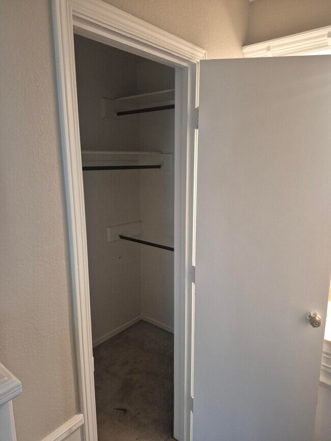 Building Photo - 3211 94th St