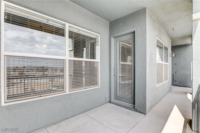 Building Photo - 62 E Serene Ave