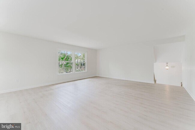 Building Photo - 7107 Sontag Way