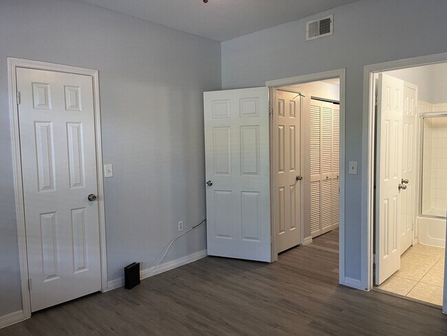 Building Photo - 2572 Robert Trent Jones Dr