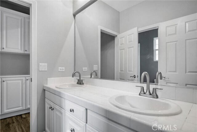 Building Photo - 26850 Peppertree Dr