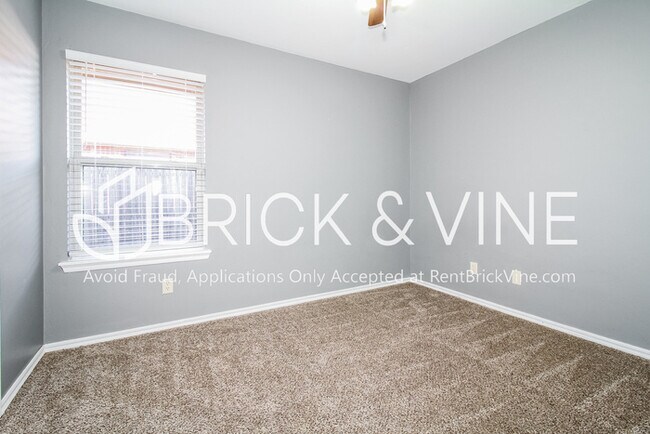 Building Photo - 4213 Hunterfield Ave