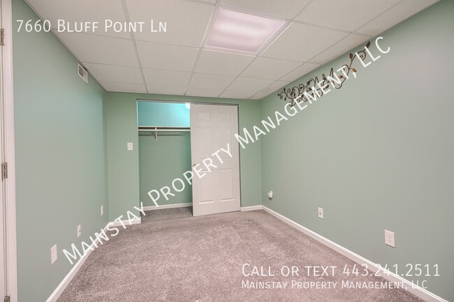 Building Photo - 7660 Bluff Point Ln