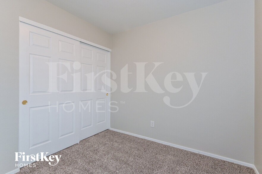 Building Photo - 10234 E Wasp Spring Dr