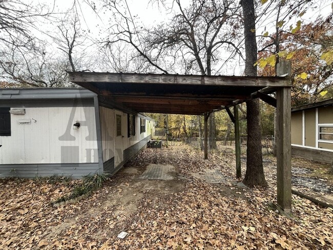 Building Photo - Charming 2-bedroom, 1-bathroom home!