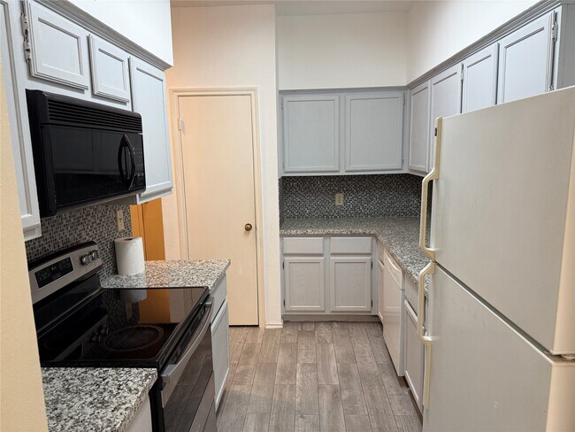 Building Photo - 1103 Dulles Ave