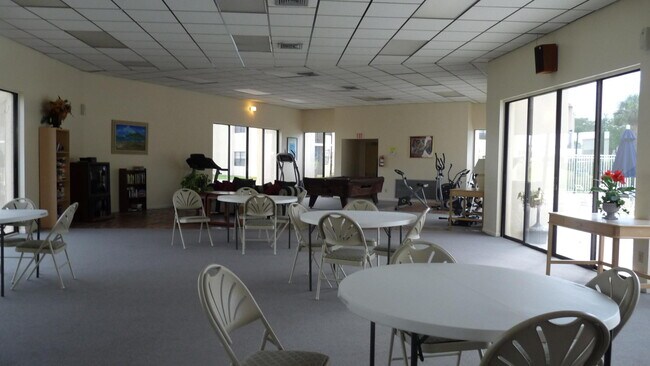 Building Photo - 2050 Oleander Blvd