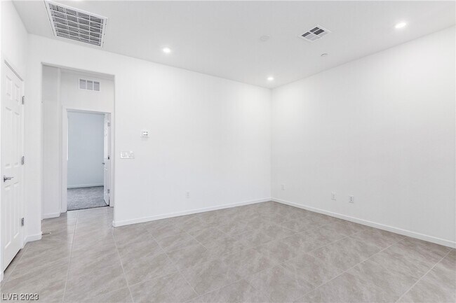 Building Photo - 1131 Tektite Ave