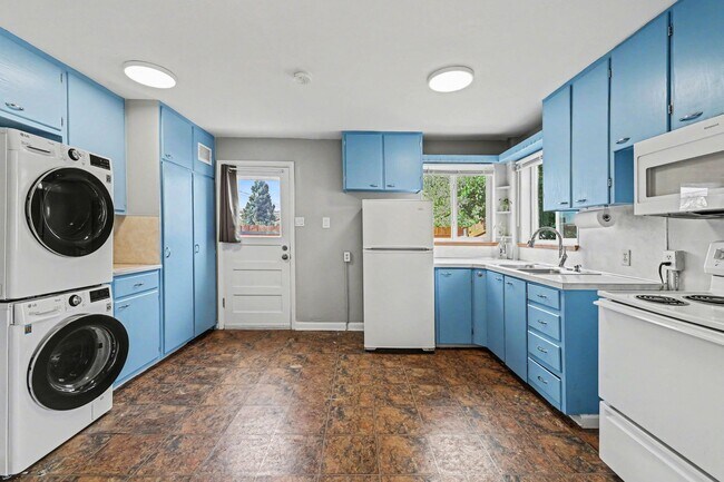 Building Photo - Platte Park Charmer with Sunny Spaces, Cool AC & a Private Backyard Retreat