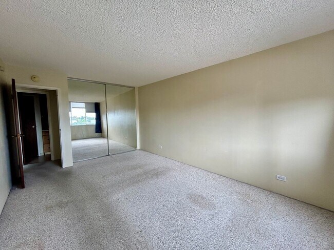 Building Photo - Horizon West Condo for Rent with South-side Views of the Flatiron Mtns