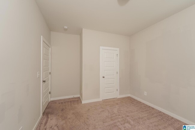 Building Photo - 142 Kings Wy