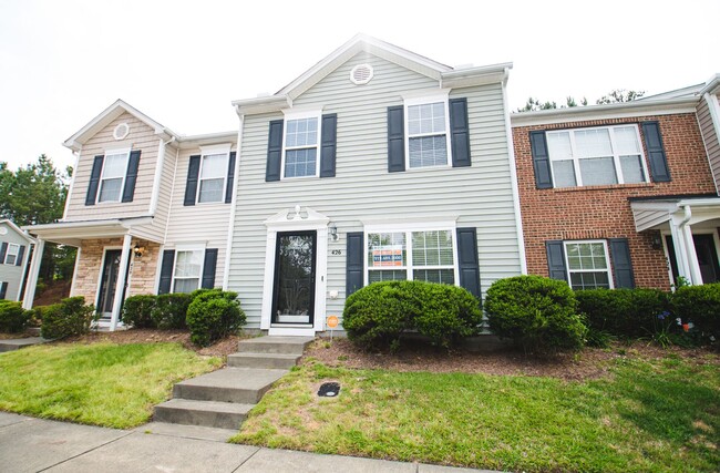 Building Photo - Charming 3-Bedroom, 2.5 Bath Townhome Comi...