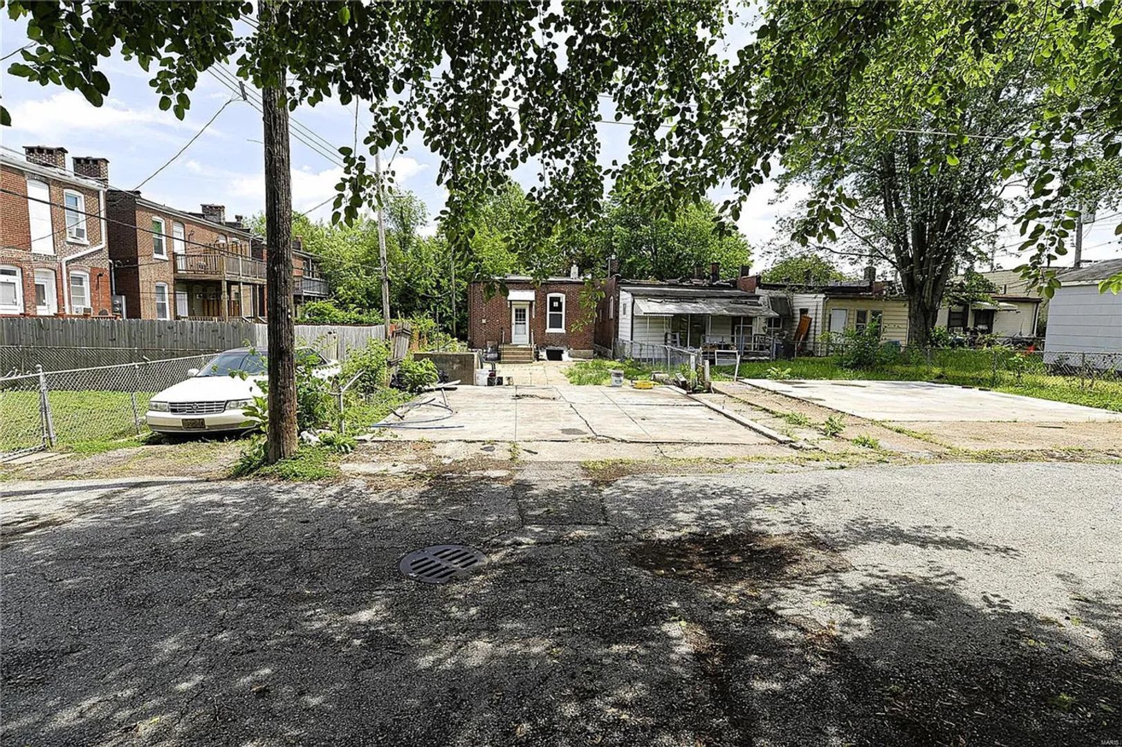 Building Photo - 5501 Putnam St