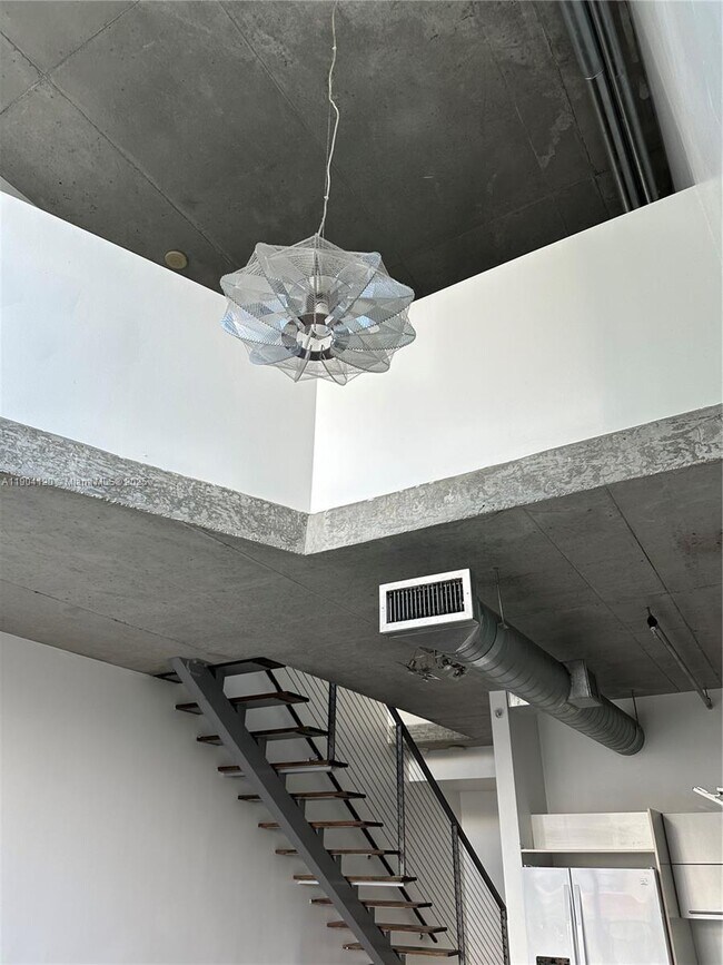 Building Photo - 690 SW 1st Ct