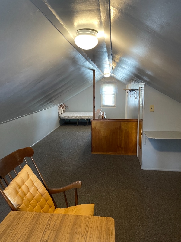 Building Photo - 1032 E Cloverland Dr