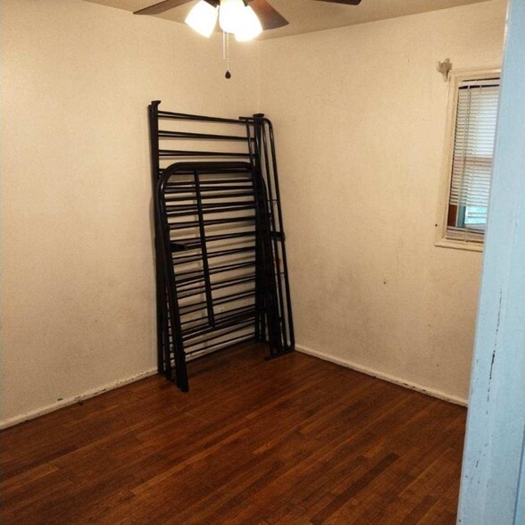 Building Photo - 154 Cameron Rd