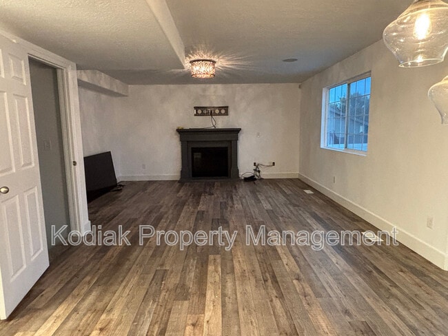 Building Photo - 5757 Coral Pine Ct S