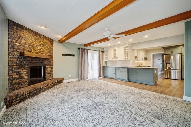 Building Photo - Renovated 3 bedroom home in award winning ...