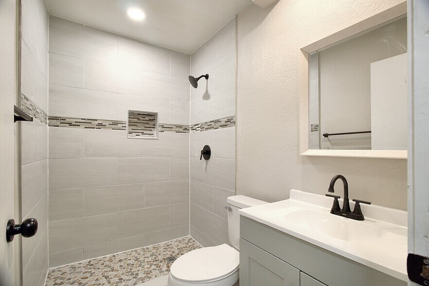 Building Photo - 911 Rockwall St