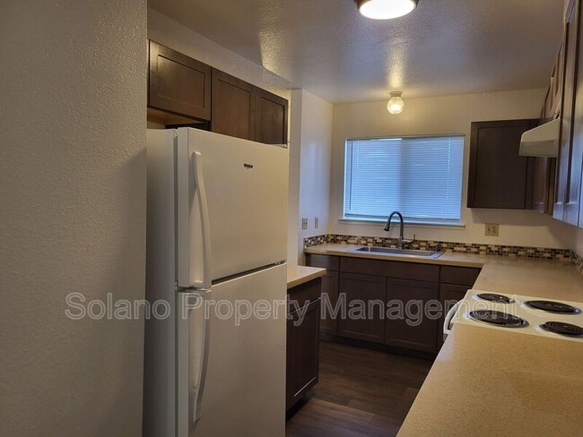 Building Photo - 1910 Grande Cir