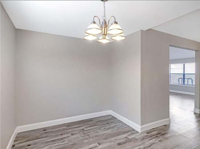 Building Photo - 1614 Doubletree Dr