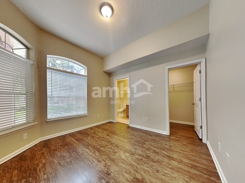 Building Photo - 164 Corral Cir