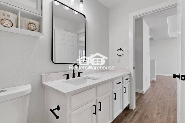 Building Photo - MOVE IN READY Denton Home