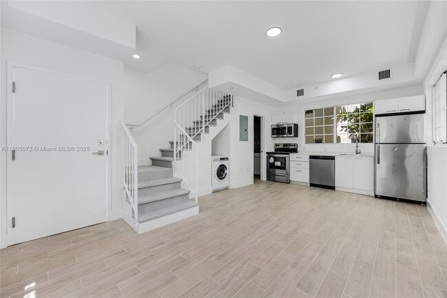 Building Photo - 1519 Pennsylvania Ave