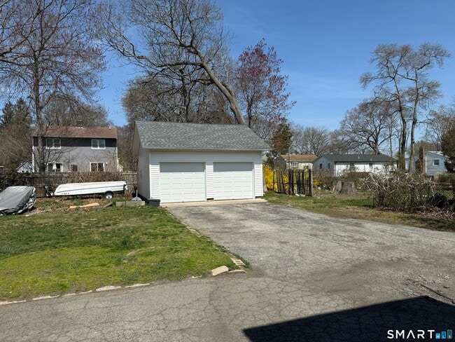 Building Photo - 140 Hynes Ave