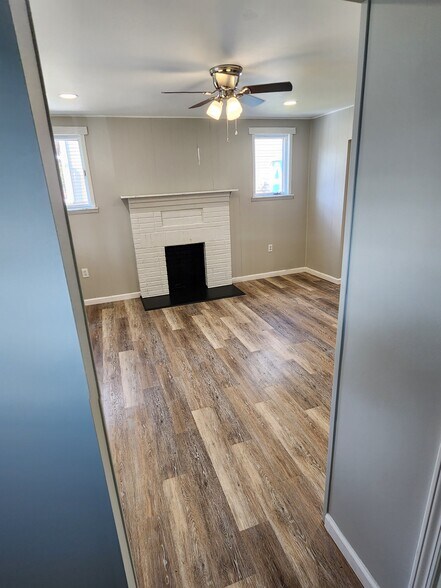 Building Photo - 334 Moyhend St