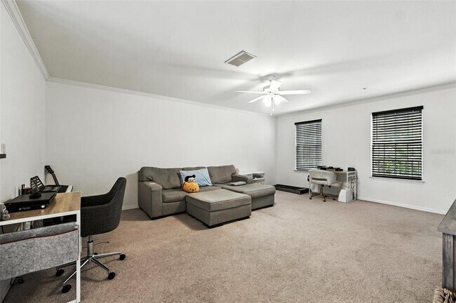 Building Photo - 742 Centervale Dr