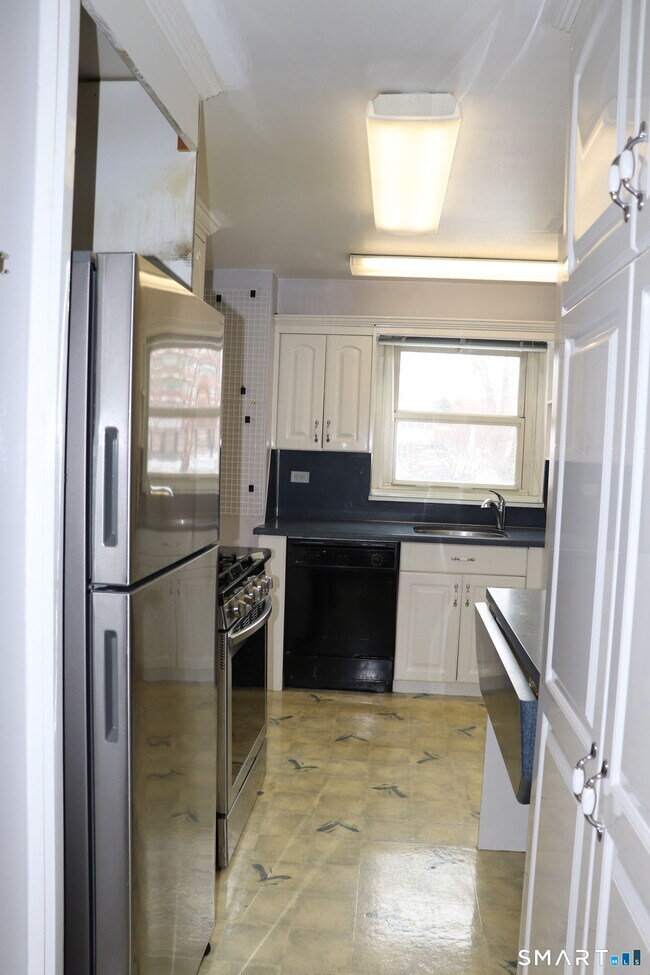 Building Photo - 31 Woodland St